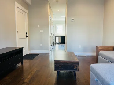 Logement entier en résidence à 8, Chestnut Ave., Unit 1, Jamaica Plain, Boston, MA, 02130, image 1 de 16