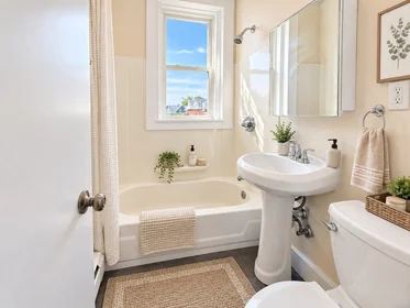 Logement entier à 8, Kenwwod St., Unit 7, Dorchester, Boston, MA, 02124, image 1 de 10