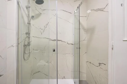 Chambre privée à Rua República da Bolívia, image 11 de 40