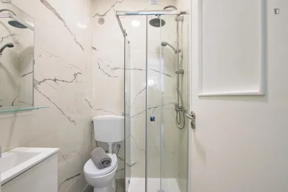 Chambre privée à Rua República da Bolívia, image 20 de 40