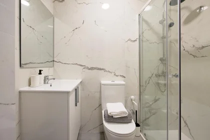 Chambre privée à Rua República da Bolívia, image 23 de 40