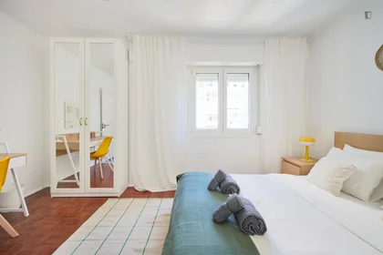 Chambre privée à Rua República da Bolívia, image 7 de 40