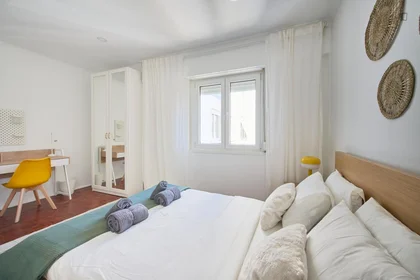 Chambre privée à Rua República da Bolívia, image 8 de 40