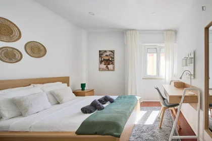 Chambre privée à Rua República da Bolívia, image 1 de 40