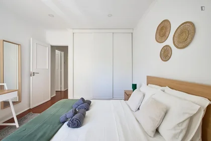 Chambre privée à Rua República da Bolívia, image 7 de 40