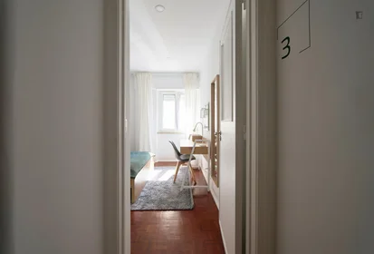 Chambre privée à Rua República da Bolívia, image 1 de 41