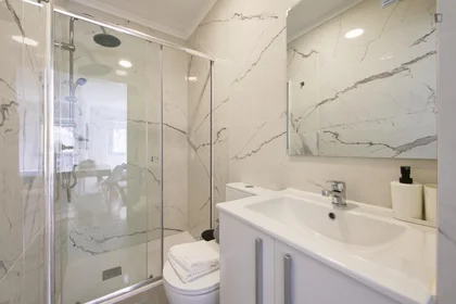 Chambre privée à Rua República da Bolívia, image 12 de 41