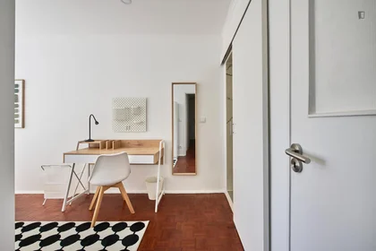 Chambre privée à Rua República da Bolívia, image 3 de 41