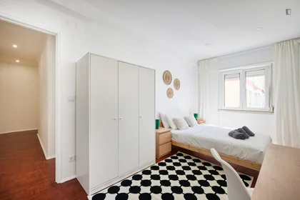 Chambre privée à Rua República da Bolívia, image 6 de 41
