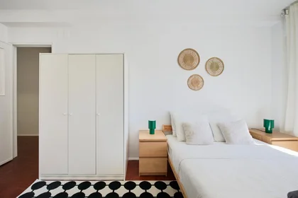 Chambre privée à Rua República da Bolívia, image 7 de 41