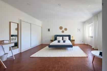 Chambre privée à Rua República da Bolívia, image 1 de 38