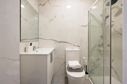 Chambre privée à Rua República da Bolívia, image 22 de 38