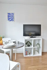 Entire apartment in residence at 1-54 Station Rd W, Canterbury CT2 8FE, United Kingdom       , image 10 of 29