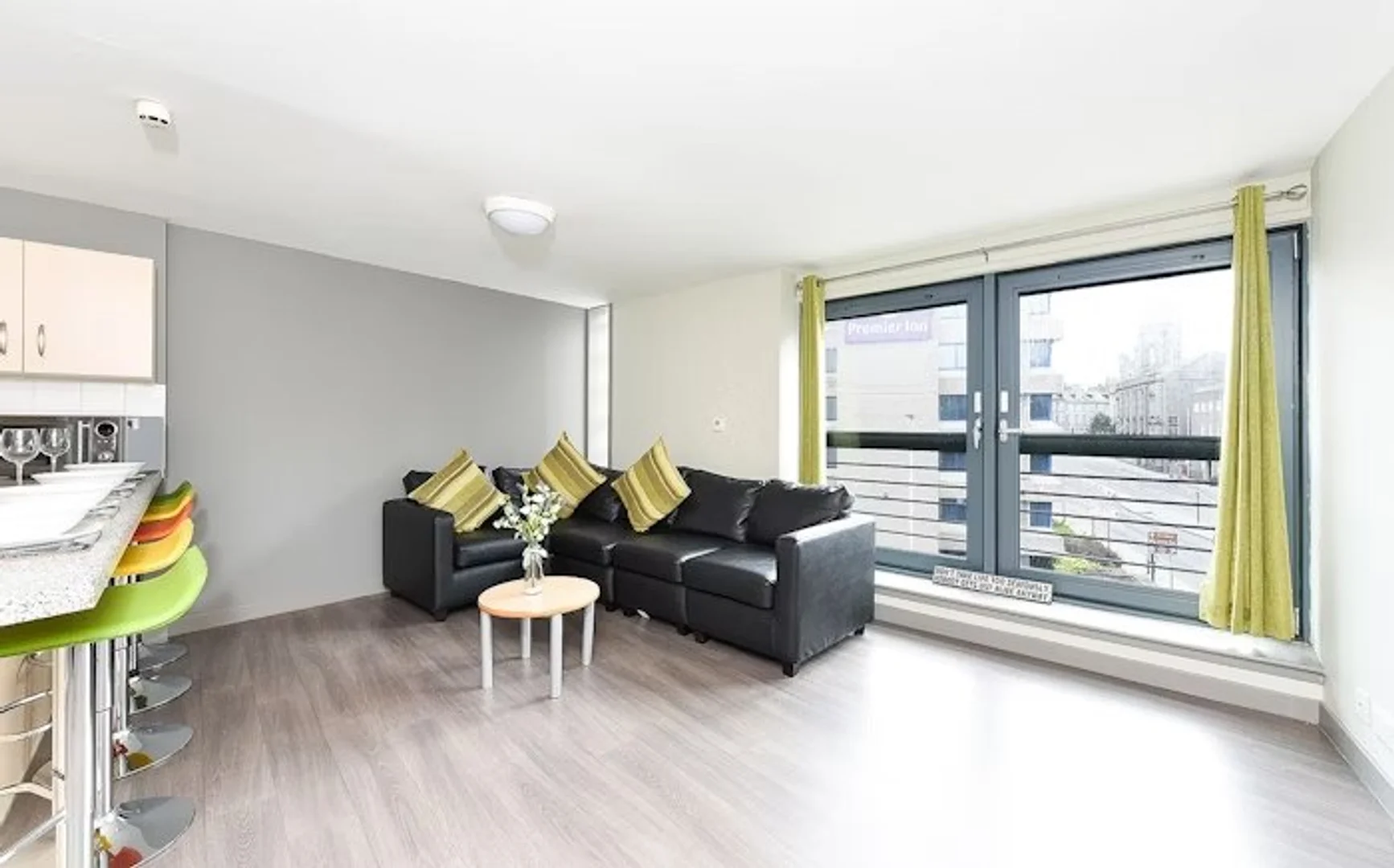 Affordable room for students with ample lighting in 