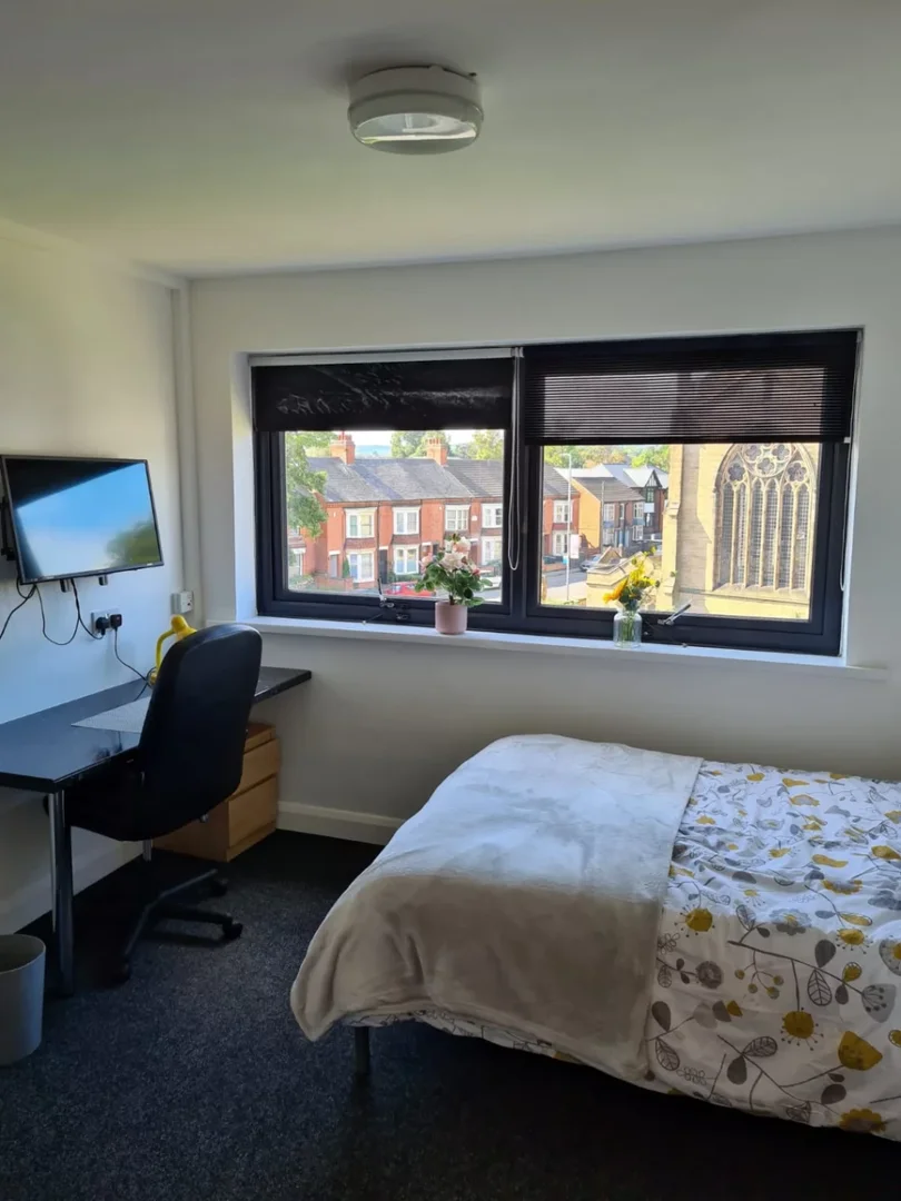Habitación en apartamento estudiantil en alquiler en , completamente amueblado