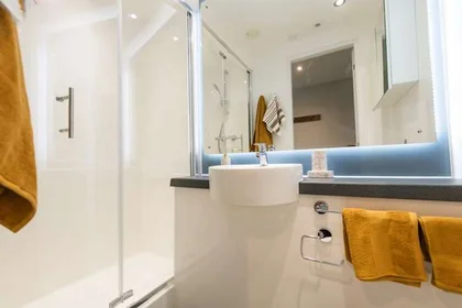 Quarto privado em residência em 8 Nelson Street, Belfast, BT15 1BH, UK, imagem 5 de 32