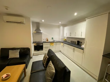 Özel oda Ikamet yerinde konumu Longside Ln, Bradford BD7 1SA, United Kingdom, 17 29 görüntüsü