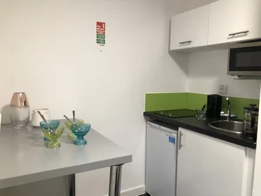 Quarto privado em residência em 164 Tudor Rd, Leicester LE3 5HU, United Kingdom, imagem 19 de 49