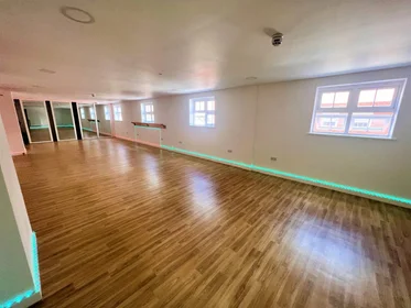 Quarto privado em residência em 164 Tudor Rd, Leicester LE3 5HU, United Kingdom, imagem 25 de 49