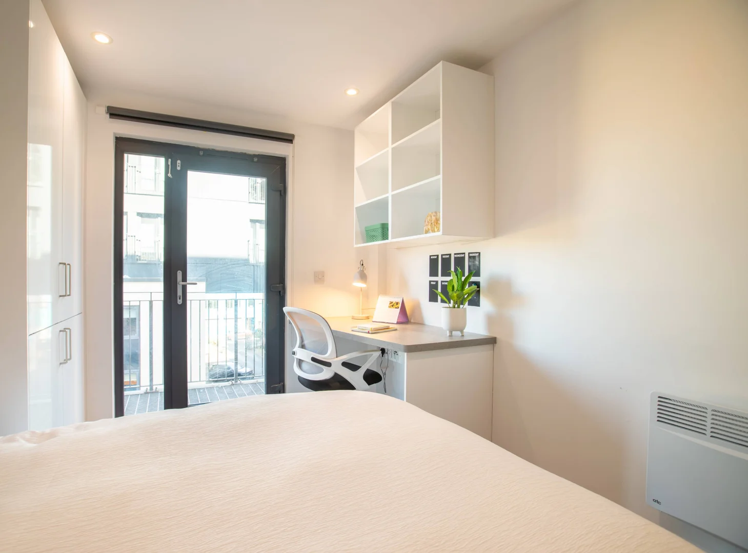 Comfortable and spacious student room in