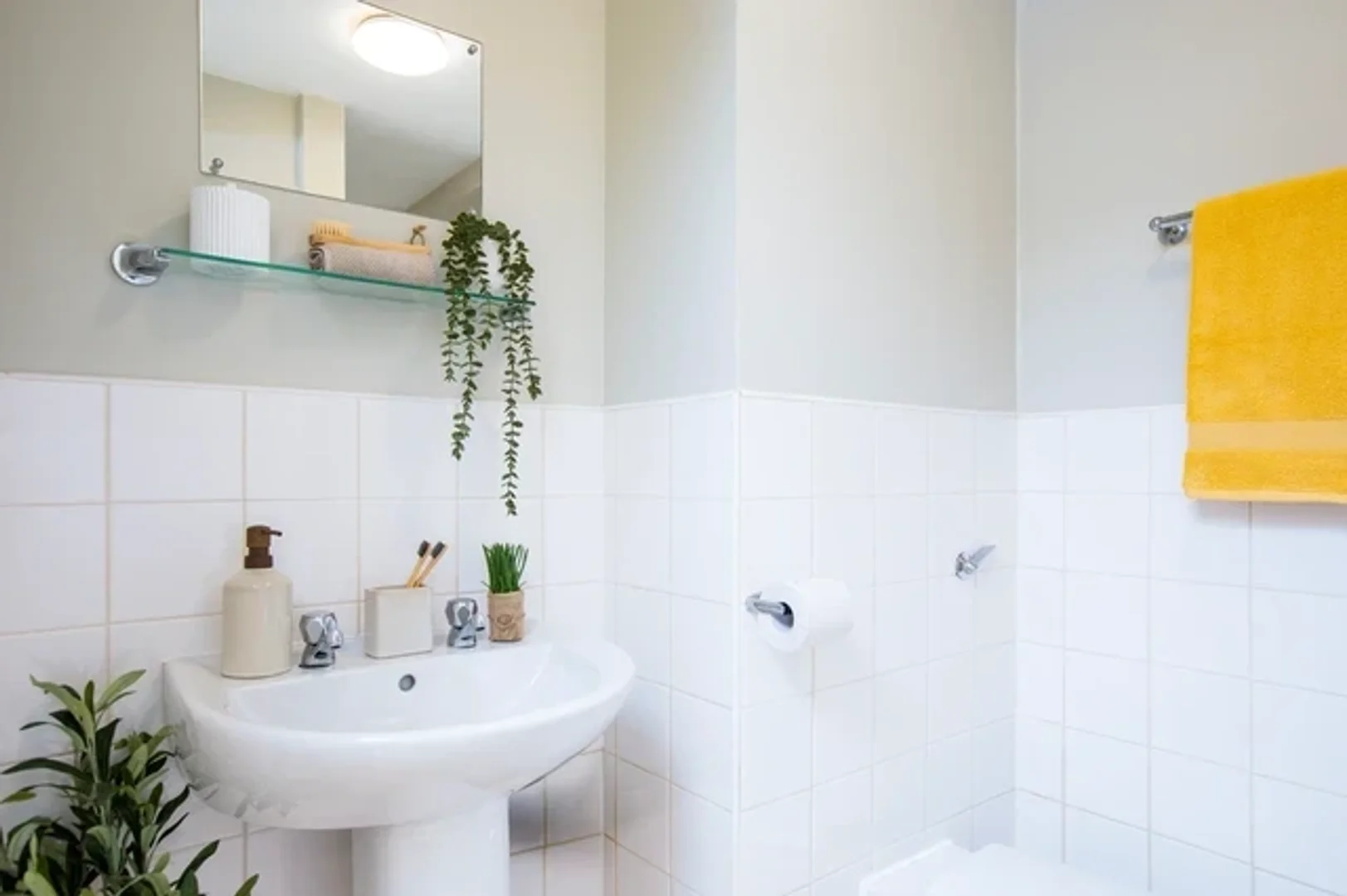 Habitación estudiantil económica con ubicación conveniente en