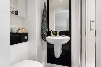 私人房间 在住宅内 在 12-16 Feeder Road, Bristol, United Kingdom, BS2 0SB, 30的图像3