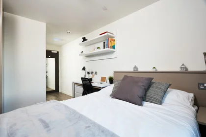Apartamento inteiro em residência em 21 Beith St, Glasgow G11 6BZ, United Kingdom, imagem 20 de 23