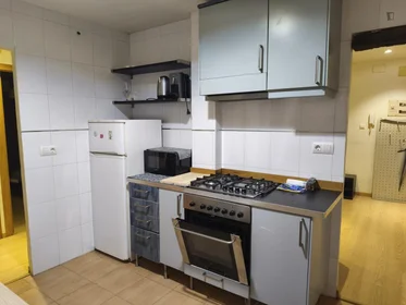 Chambre privée à Rúa de Venezuela, image 4 de 9