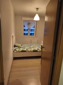 Chambre privée à Rúa de Venezuela, image 2 de 9