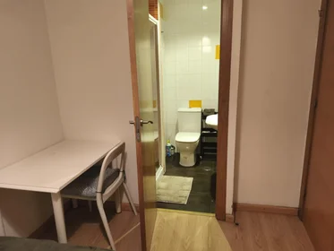 Chambre privée à Rúa de Venezuela, image 4 de 11