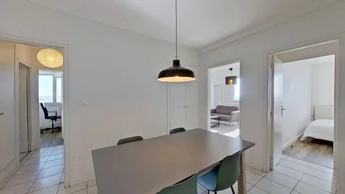 Private room at 5 Rue Hector Berlioz, image 11 of 18