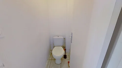 Private room at 5 Rue Hector Berlioz, image 17 of 18