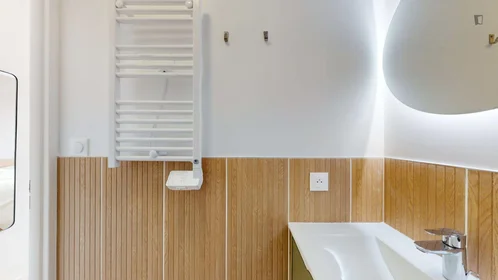 Chambre privée à Rue Hoche, image 6 de 23