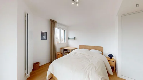 Chambre privée à Rue Hoche, image 2 de 23