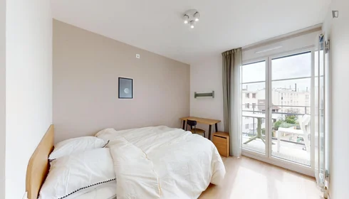 Chambre privée à Rue Hoche, image 1 de 10