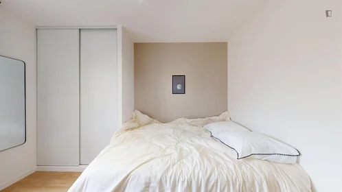 Chambre privée à Rue Hoche, image 2 de 21