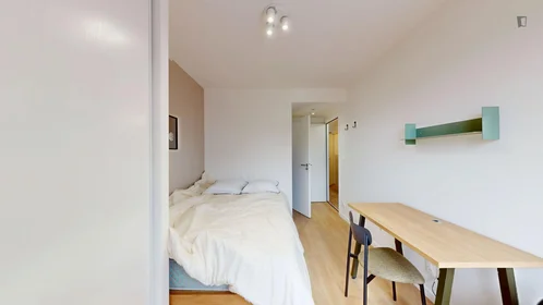 Chambre privée à Rue Hoche, image 4 de 21