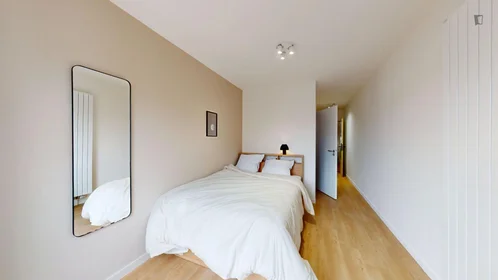 Chambre privée à Rue Hoche, image 3 de 22