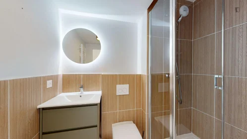 Chambre privée à Rue Hoche, image 7 de 22