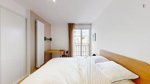 Chambre privée à Rue Hoche, image 2 de 22