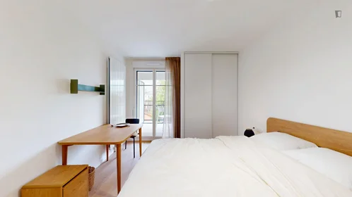 Chambre privée à Rue Hoche, image 2 de 23