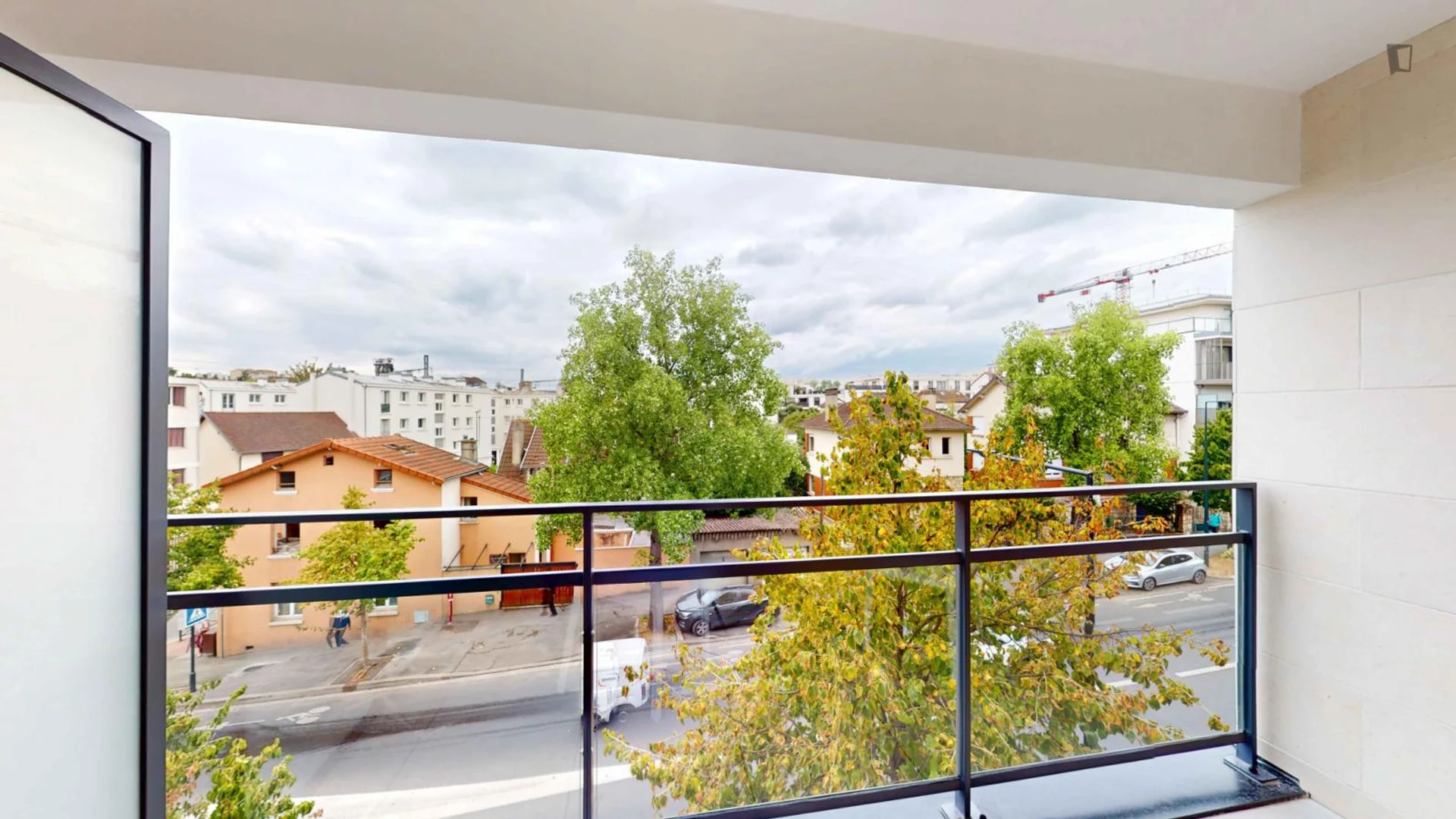 Chambre confortable pour étudiants disponible dans 