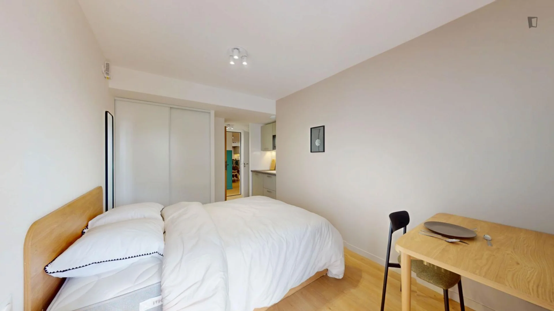 Chambre d'étudiant économique avec emplacement pratique dans 