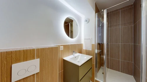 Chambre privée à Rue Hoche, image 6 de 22