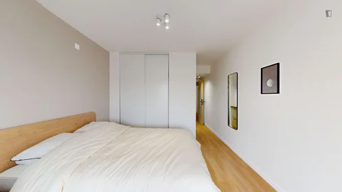 Chambre privée à Rue Hoche, image 4 de 24