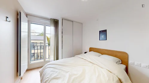 Chambre privée à Rue Hoche, image 2 de 22