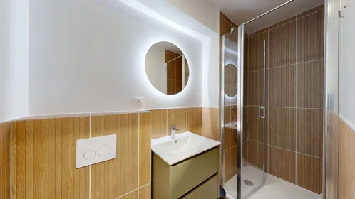 Chambre privée à Rue Hoche, image 5 de 23