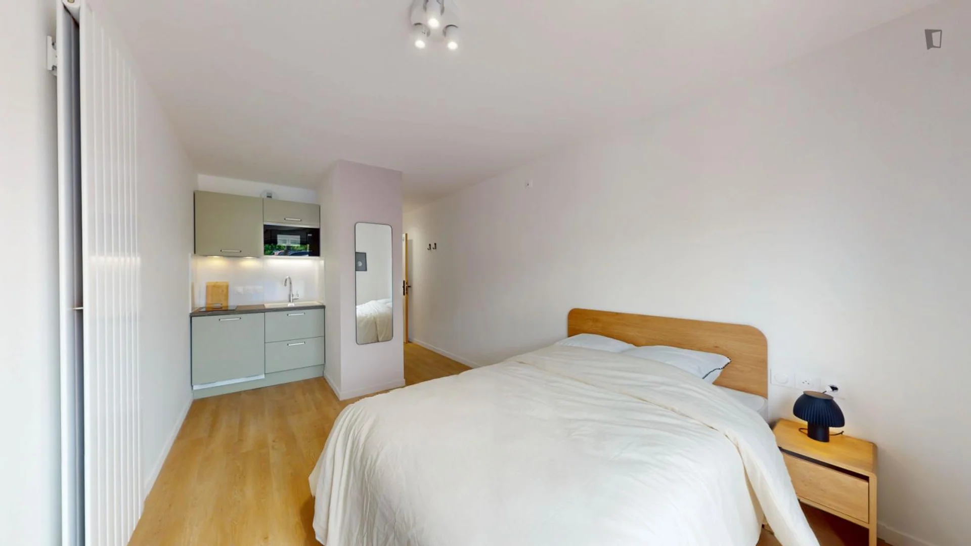 Chambre d'étudiant économique avec emplacement pratique dans 