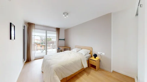 Chambre privée à Rue Hoche, image 2 de 24