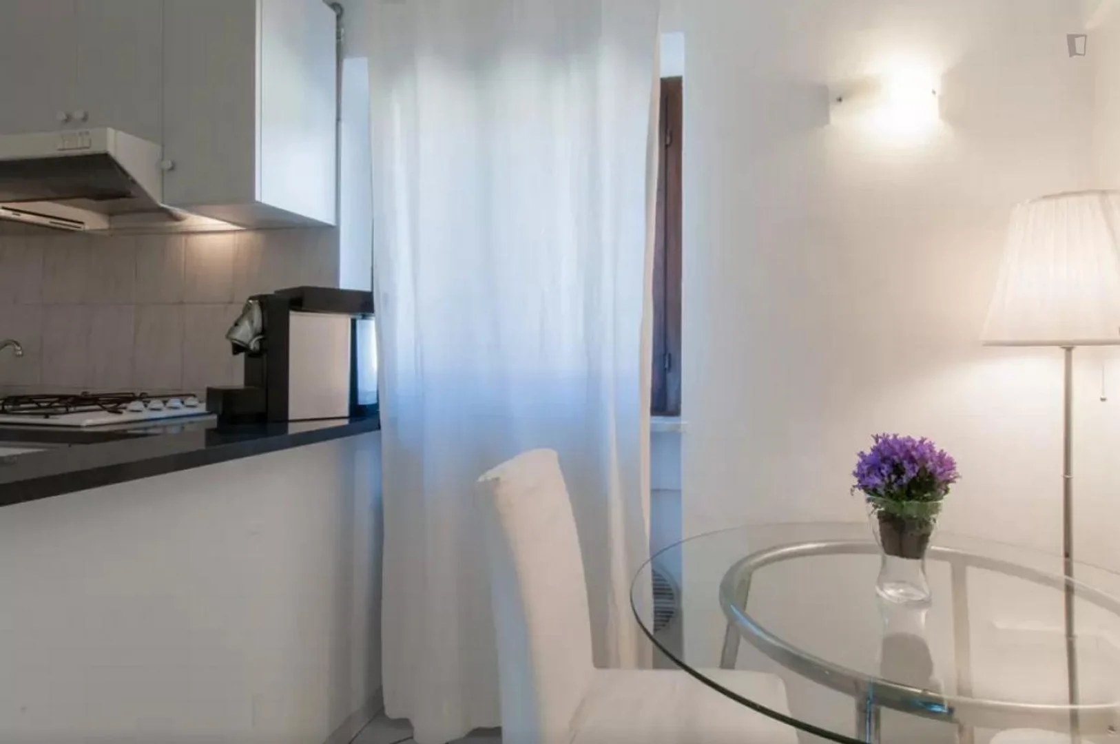 Habitación para estudiantes en  con modernas comodidades